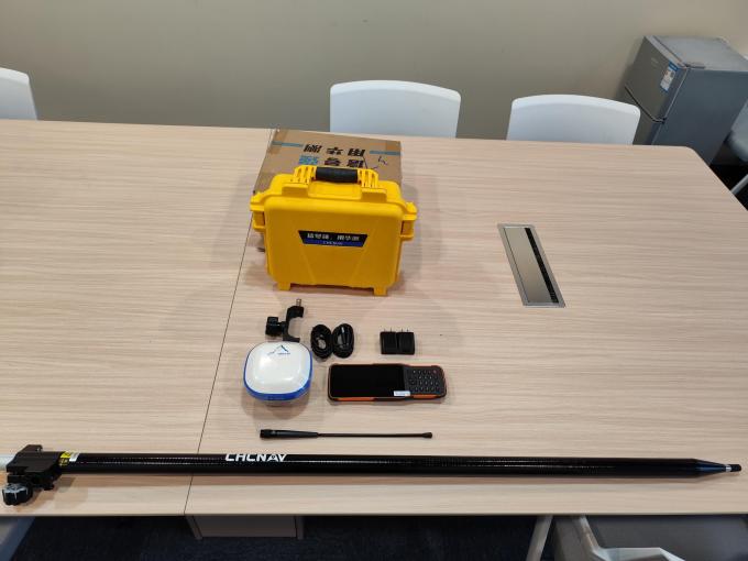 نسخه بین المللی Chcnav i73+/X6 گیرنده GPS دستی GNSS RTK RTK با عملکرد گوگل و نرم افزار به روزرسانی 5